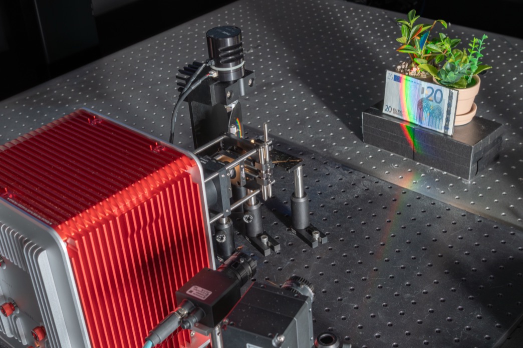 Broadband Hyperspectral 3D Imaging using Dispersed Structured Light teaser